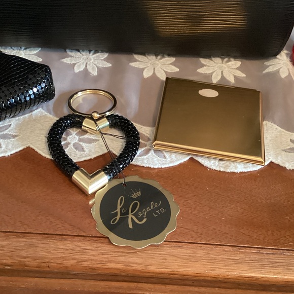 La Regale Black and Gold Clutch Set - Picture 5 of 10